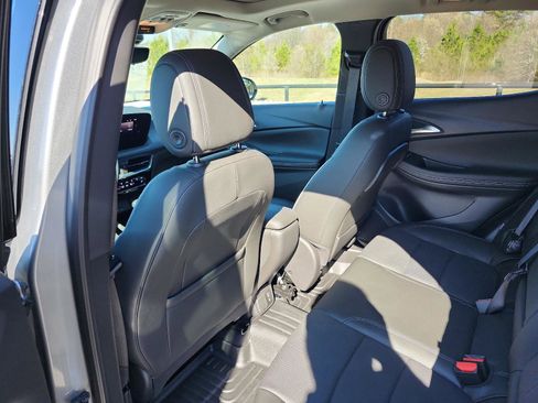 Certified 2025 Buick Encore GX Avenir w/ Avenir Technology Package image 12