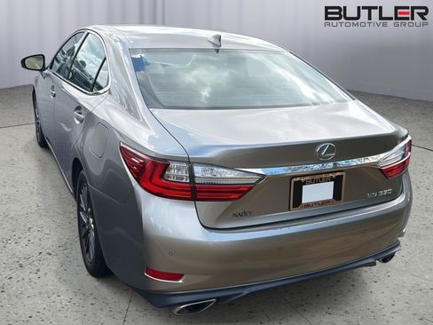 Used 2018 Lexus ES 350 w/ Navigation System Package FWD image 10