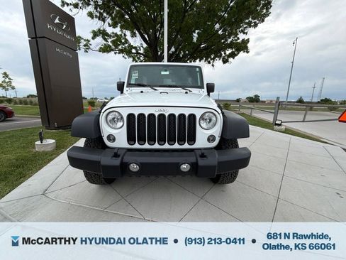 Used 2018 Jeep Wrangler Unlimited Sport S AWD/4WD image 9