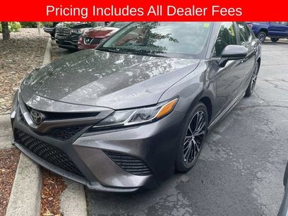 Used 2019 Toyota Camry SE w/ Carpet Mat Package