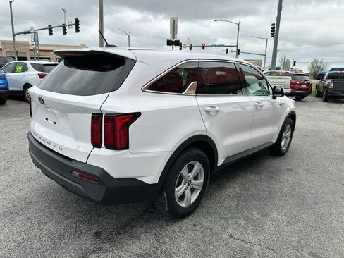 Used 2021 Kia Sorento LX image 7