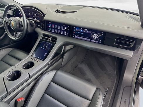 Used 2022 Porsche Taycan image 31