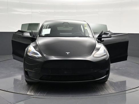 Used 2024 Tesla Model Y Long Range image 44