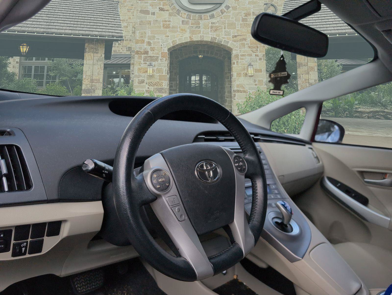 Used 2014 Toyota Prius Four FWD image 6