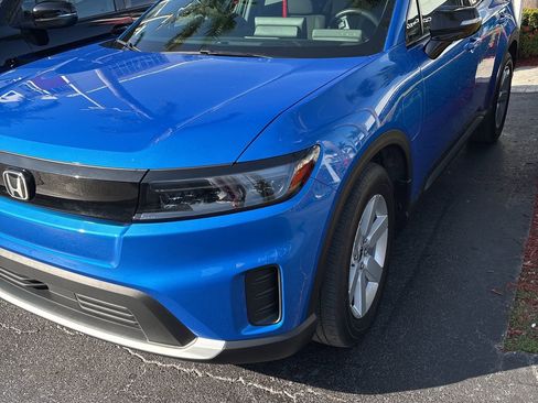 Used 2024 Honda Prologue EX image 1