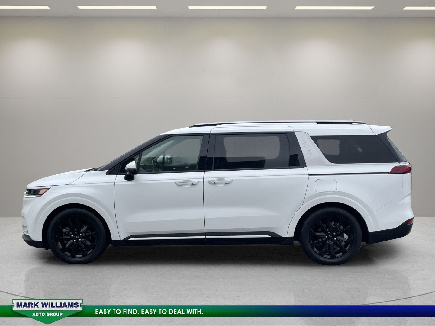 Used 2024 Kia Carnival SX FWD image 4