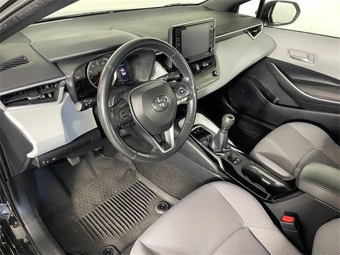 Used 2022 Toyota Corolla SE image 3