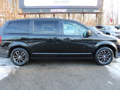 Used 2018 Dodge Grand Caravan GT image 6