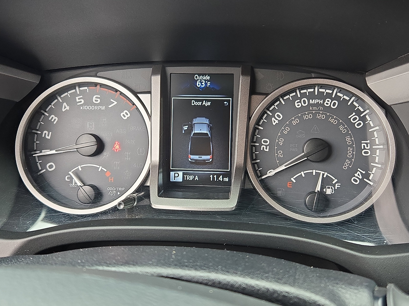 Used 2018 Toyota Tacoma SR5 w/ SR5 Appearance Package (SM) AWD/4WD image 19