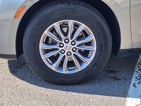 Used 2024 Buick Enclave Premium image 6