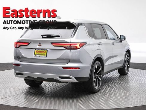 Used 2024 Mitsubishi Outlander SE FWD image 5