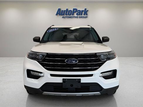 Used 2022 Ford Explorer XLT image 2