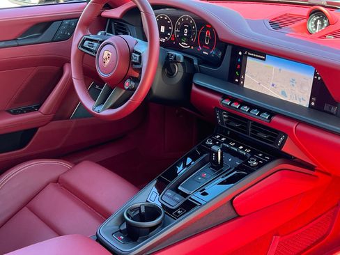 Certified 2026 Porsche 911 Targa 4 GTS AWD/4WD image 21