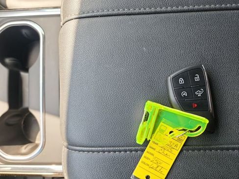 Used 2025 Chevrolet Silverado 2500 LT w/ Z71 Chrome Sport Edition image 6