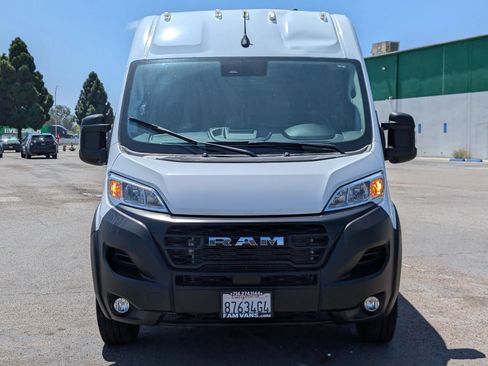 Used 2026 RAM ProMaster 2500 w/ Convenience Group FWD image 2