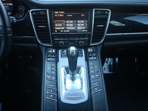 Used 2013 Porsche Panamera S image 34