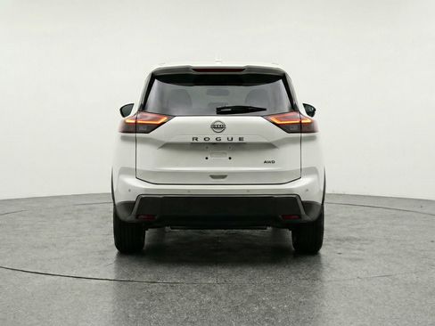 Used 2025 Nissan Rogue SV image 7