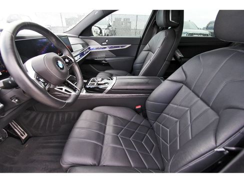 Used 2025 BMW 740i RWD image 6