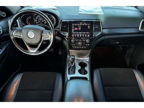 Used 2021 Jeep Grand Cherokee Laredo X image 15