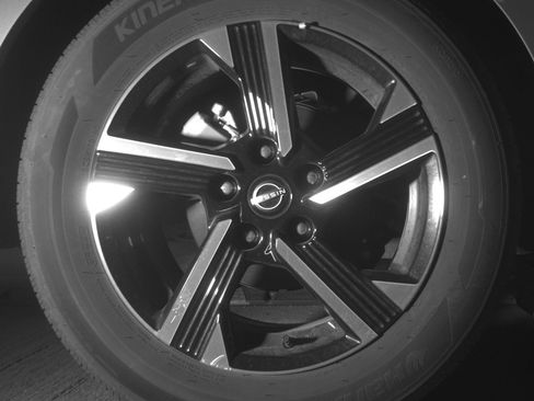 Used 2025 Nissan Sentra SV FWD image 15