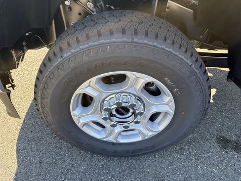 New 2026 Ford F350 XLT w/ FX4 Off-Road Package image 13