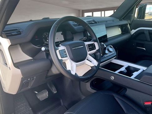 Used 2025 Land Rover Defender 110 S image 13