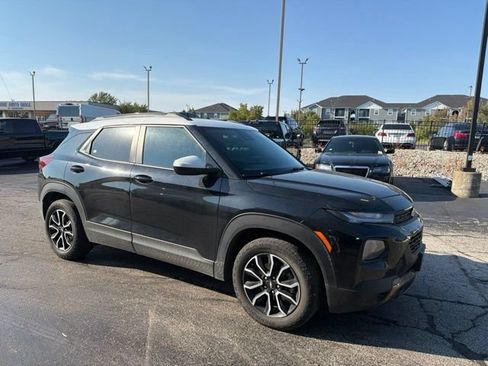 Used 2023 Chevrolet TrailBlazer ACTIV w/ Sun and Liftgate Package FWD image 1