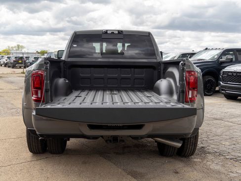 New 2026 RAM 3500 Limited AWD/4WD image 14