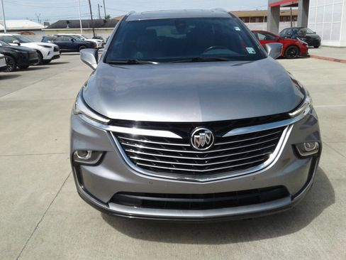 Used 2023 Buick Enclave Essence w/ Experience Buick Package FWD image 2