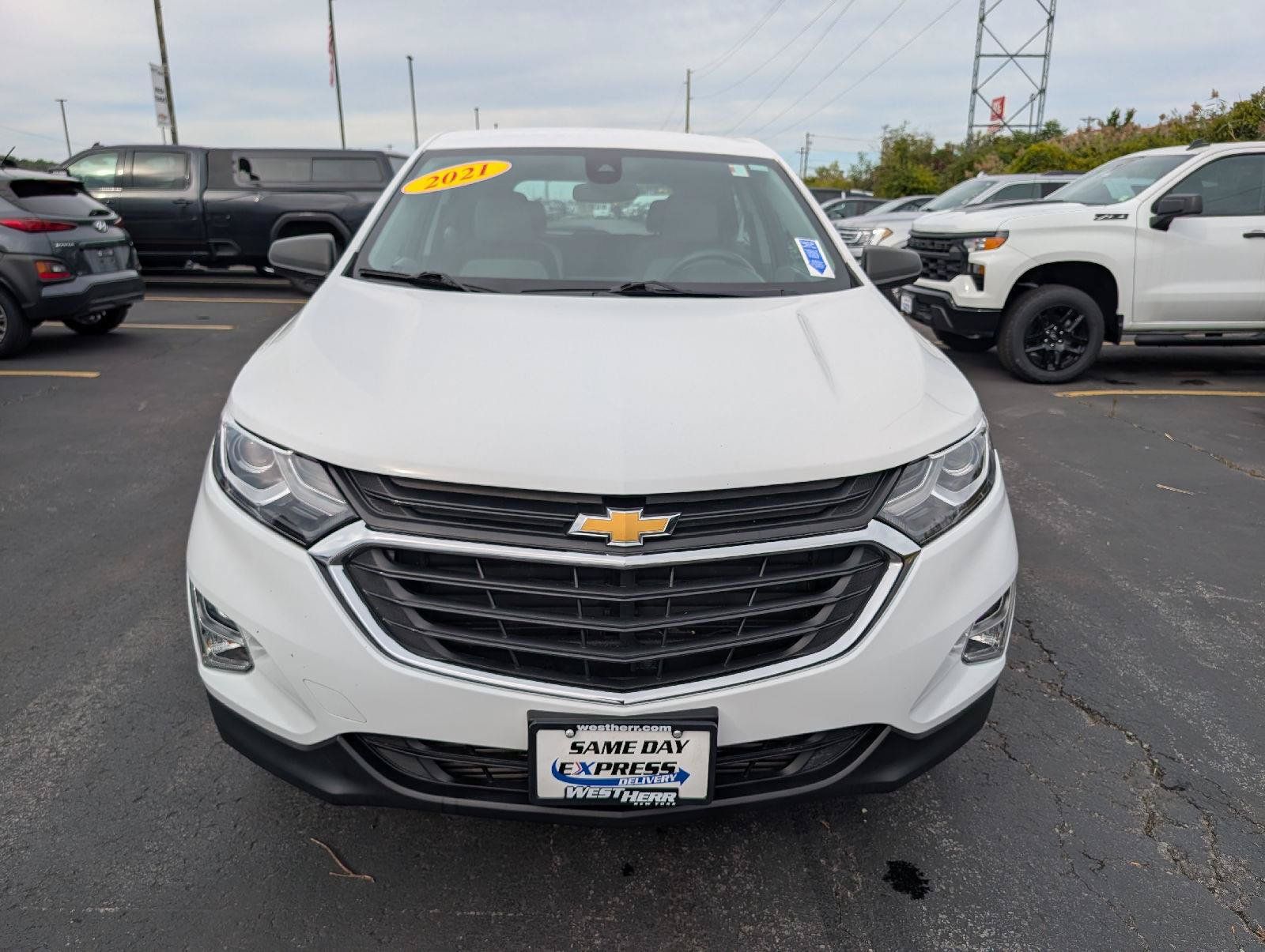 Used 2021 Chevrolet Equinox LS AWD/4WD image 2