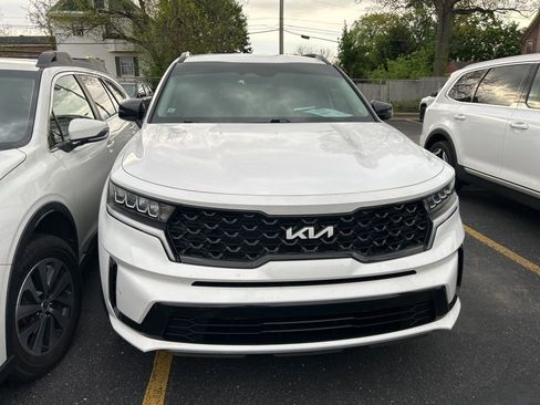 Used 2023 Kia Sorento S FWD image 3
