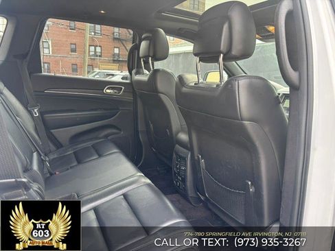 Used 2018 Jeep Grand Cherokee Limited image 11