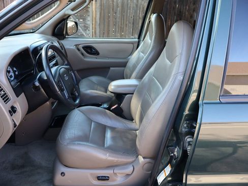Used 2001 Ford Escape XLT image 19