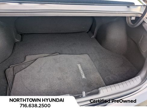 Used 2025 Hyundai Elantra Sport FWD image 31