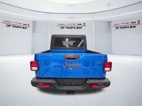Used 2023 Jeep Gladiator Rubicon w/ Trailer Tow Package AWD/4WD image 5