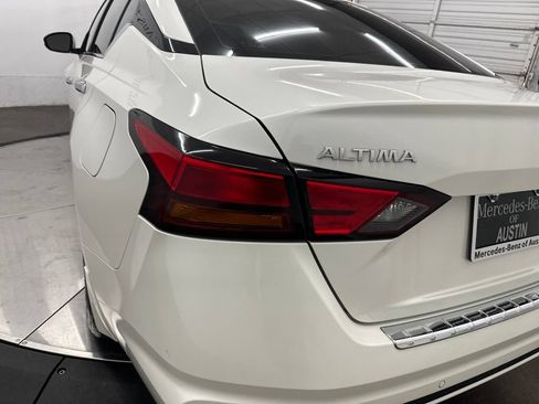 Used 2022 Nissan Altima 2.5 SL FWD image 12
