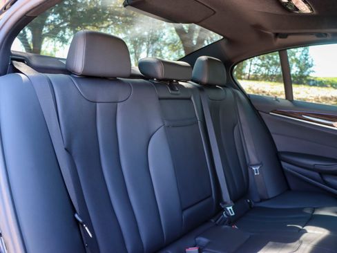 Used 2018 BMW 530e image 19