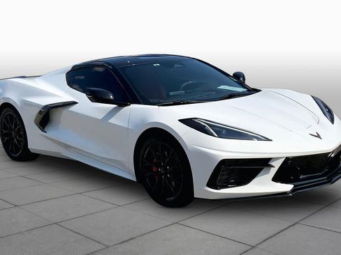 Used 2025 Chevrolet Corvette Stingray Preferred Cpe w/ 2LT RWD image 3