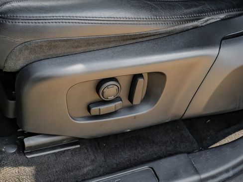 Used 2020 Land Rover Discovery Sport SE image 34