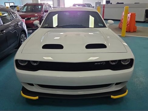 Used 2023 Dodge Challenger SRT Hellcat RWD image 7