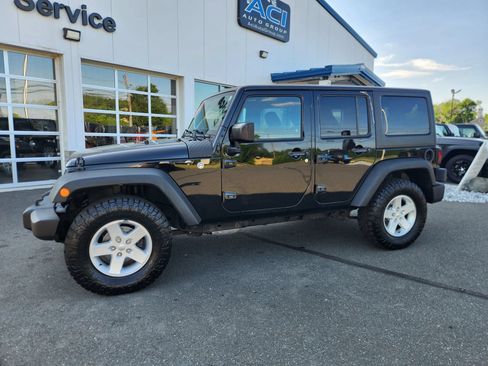Used 2017 Jeep Wrangler Unlimited Sport AWD/4WD image 9