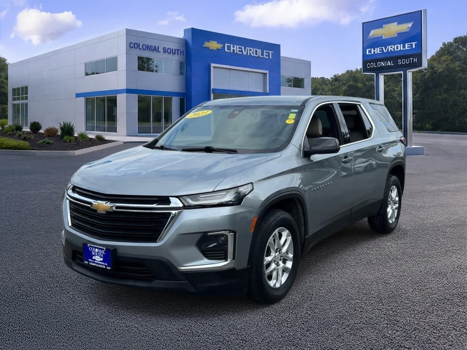 Certified 2023 Chevrolet Traverse LS AWD/4WD image 1