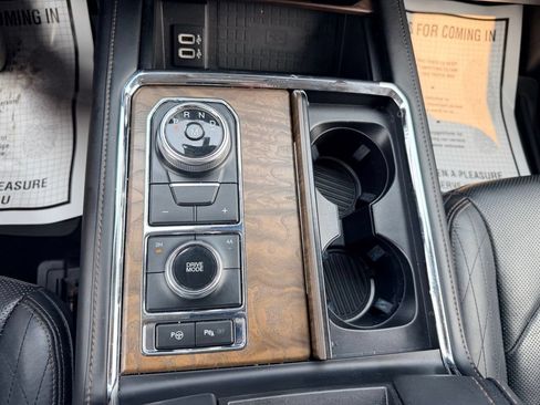 Used 2019 Ford Expedition Platinum AWD/4WD image 28