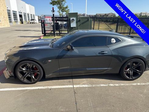 Used 2018 Chevrolet Camaro SS RWD image 2