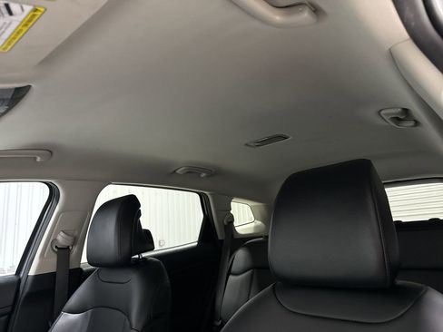 Used 2023 Kia Sportage EX image 19