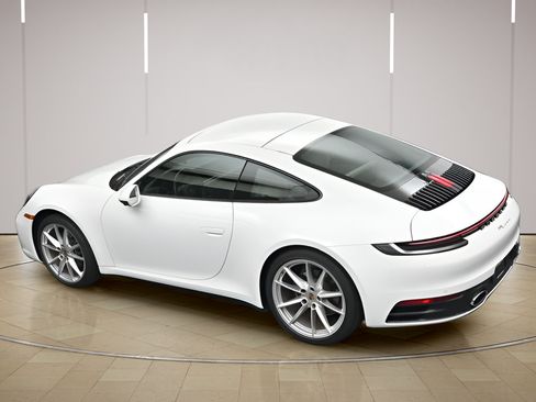 Certified 2024 Porsche 911 Carrera RWD image 36