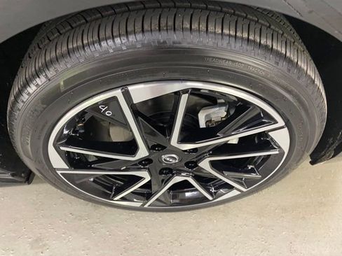 New 2025 Nissan Sentra SR image 4