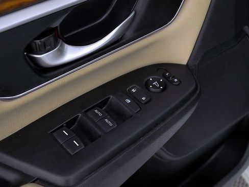 Used 2018 Honda CR-V EX image 16