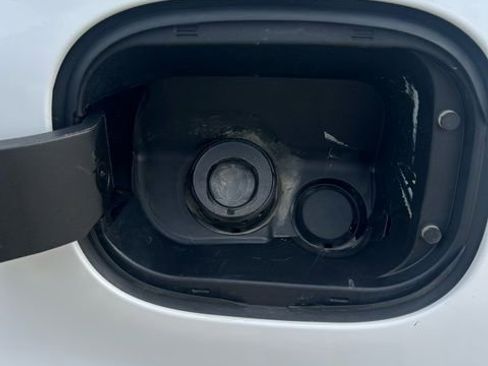 Used 2025 Chevrolet Silverado 1500 LTZ image 13