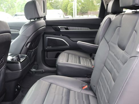 Used 2024 Kia Telluride SX Prestige w/ Towing Package AWD/4WD image 18
